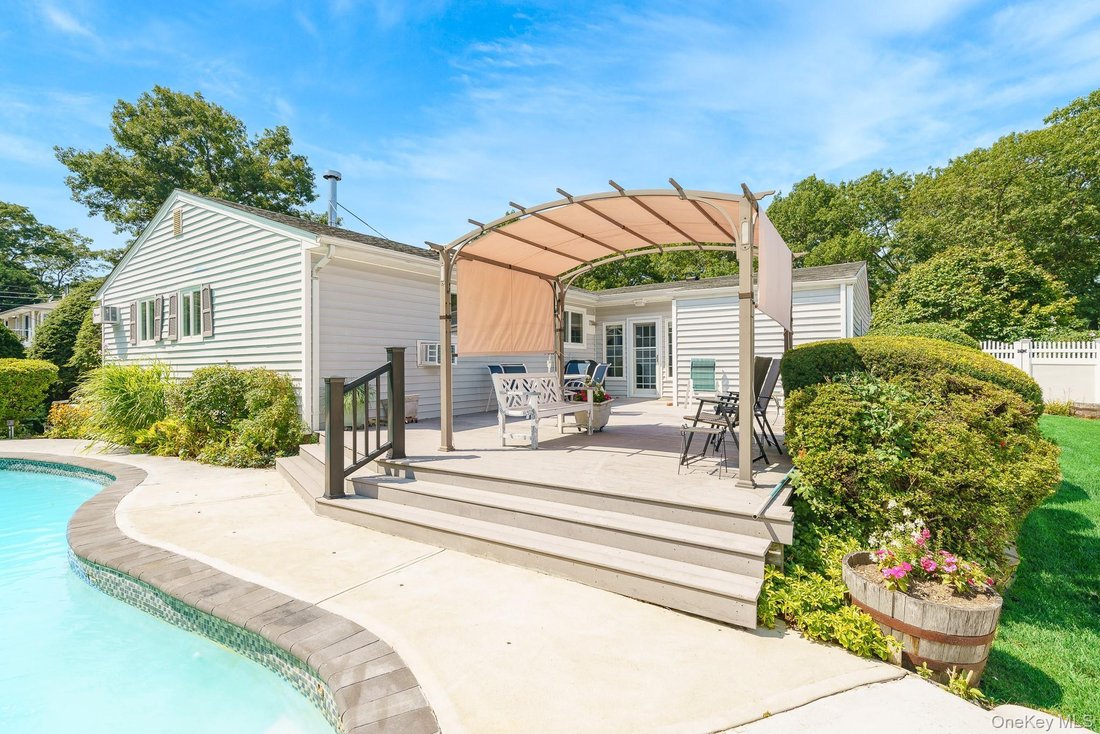House in Port Jefferson Station, New York, United States 4 - 18695755