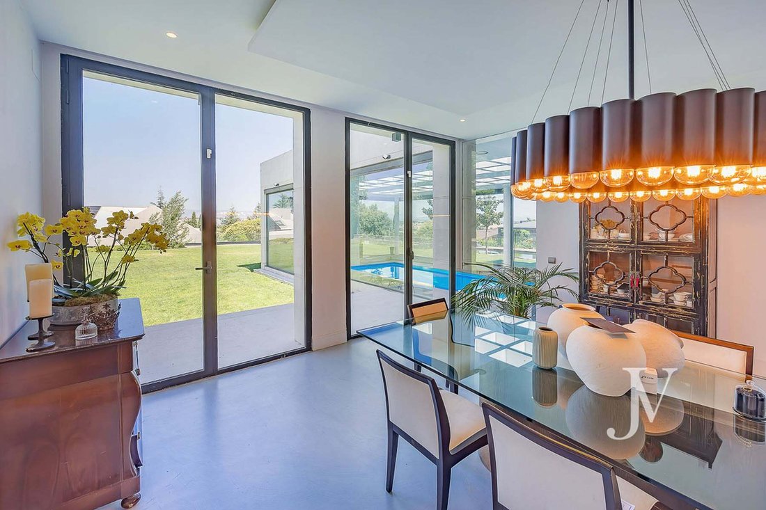 Villa in La Moraleja, Alcobendas, Comunidad de Madrid 5 - 18695714
