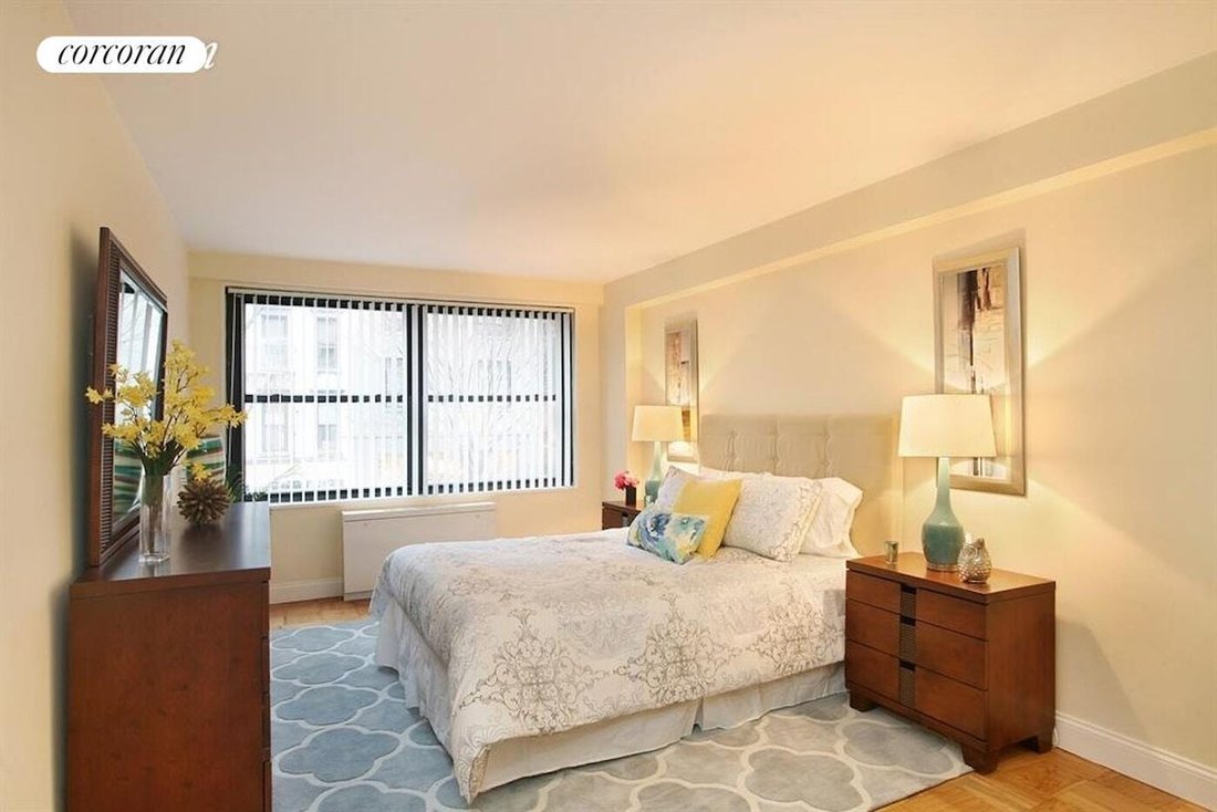 Co Op in New York, New York, United States 3 - 17918585