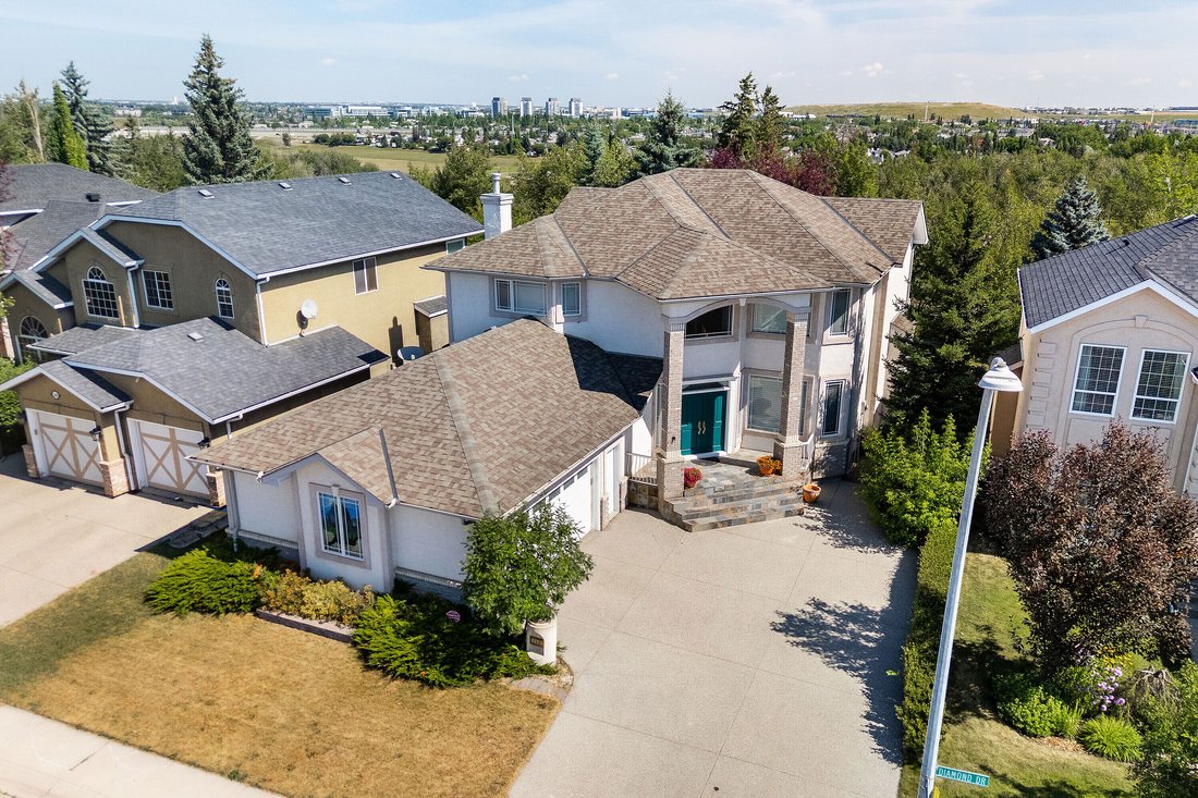 House in Calgary, Alberta, Canada 1 - 18695630