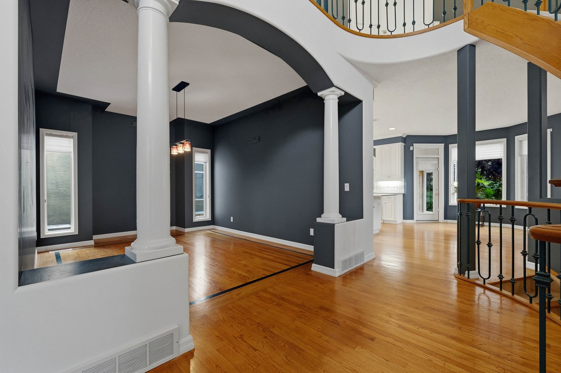House in Calgary, Alberta, Canada 4 - 18695630