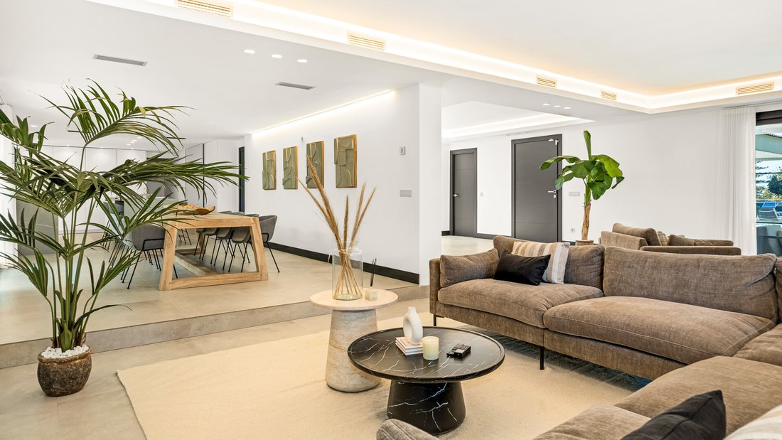 Villa in Rio Real, Marbella, Andalusia 4 - 18698600