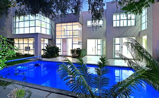 House in Duxberry, Benmore Gardens, Gauteng 1