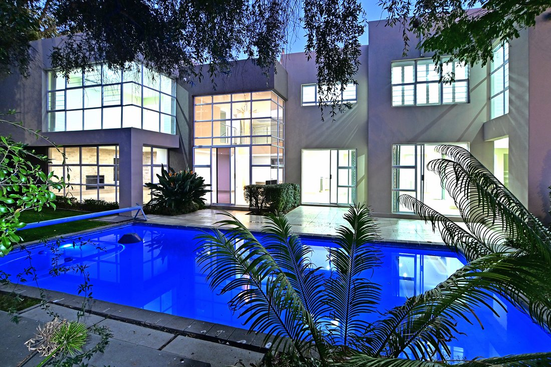 House in Duxberry, Benmore Gardens, Gauteng 3 - 18696430