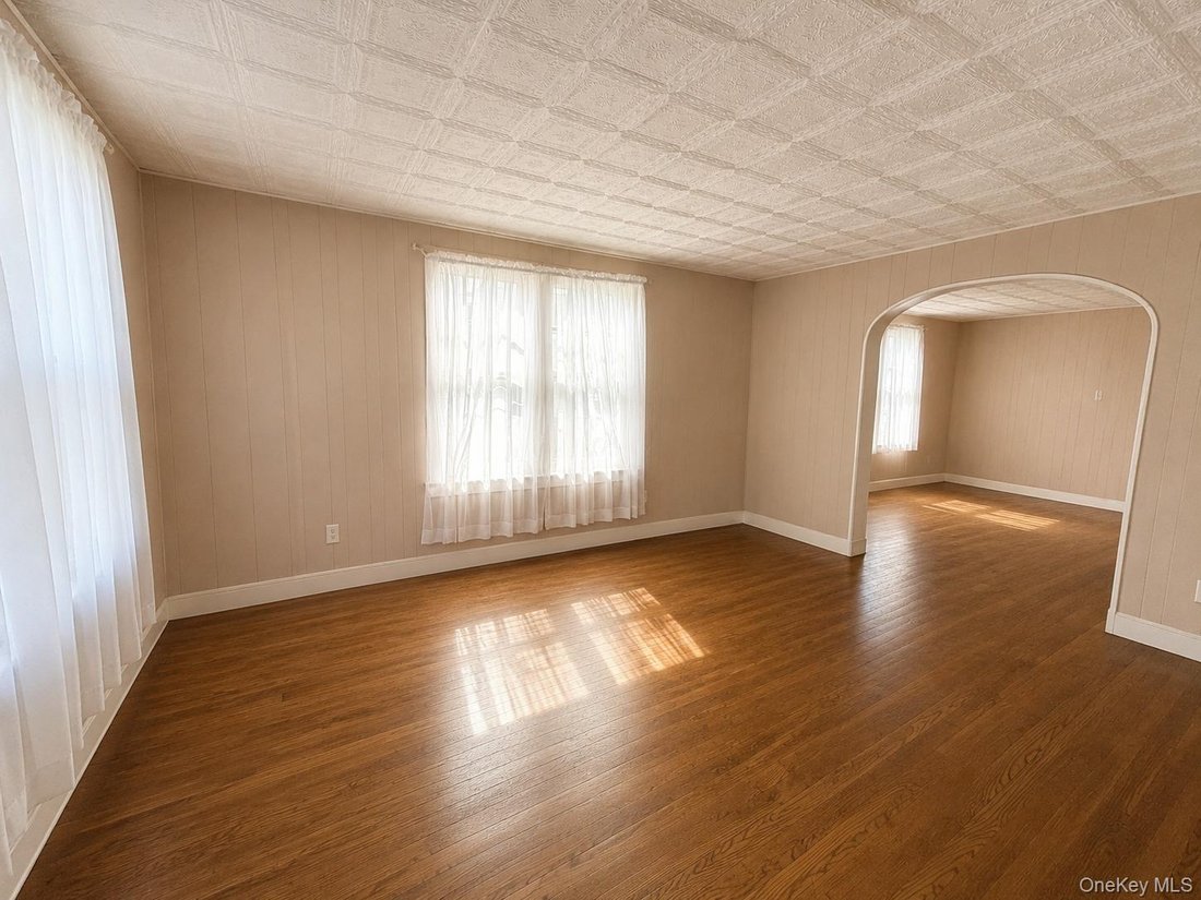 House in Bellmore, New York, United States 4 - 18698816