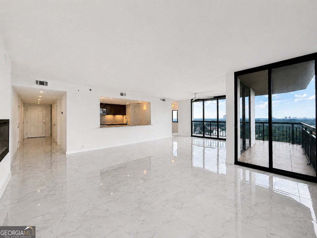Condo in Atlanta, Georgia, United States 3 - 18698477