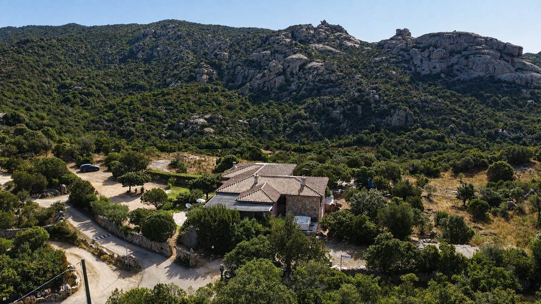 Villa in Arzachena, Sardinia, Italy 2 - 18699018
