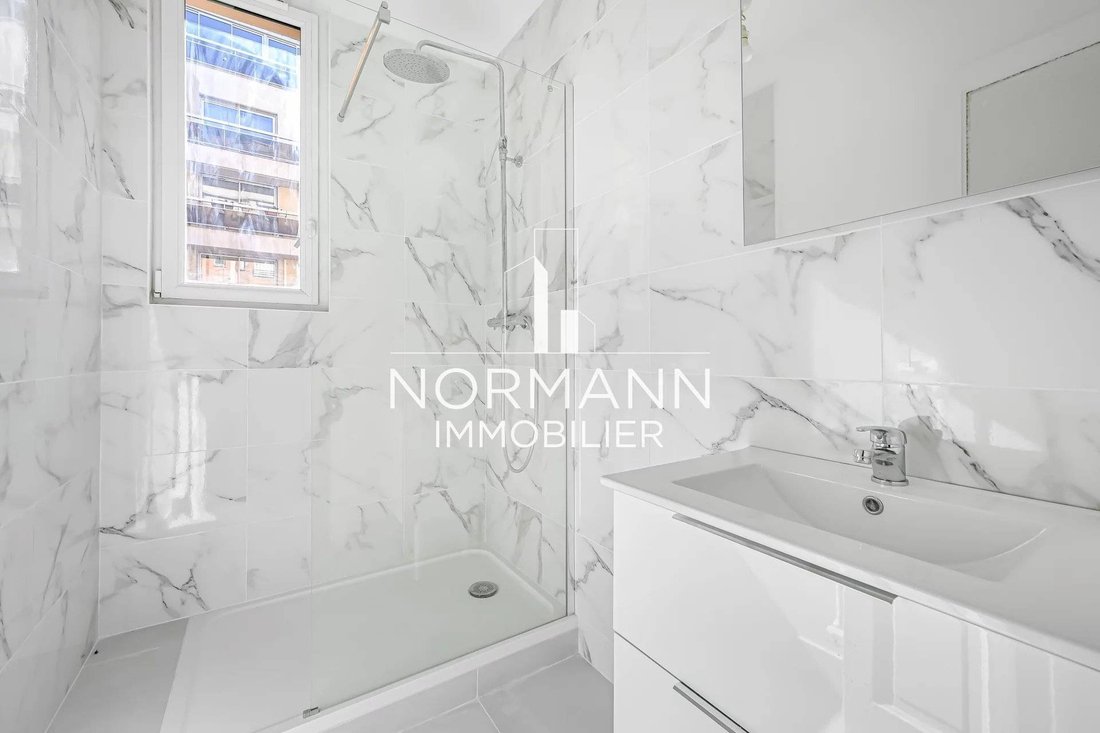 Apartment in Puteaux, Ile-de-France, France 2 - 15869725