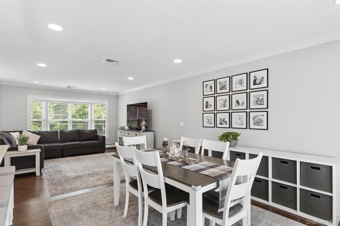 House in West Sayville, New York, United States 5 - 18698884