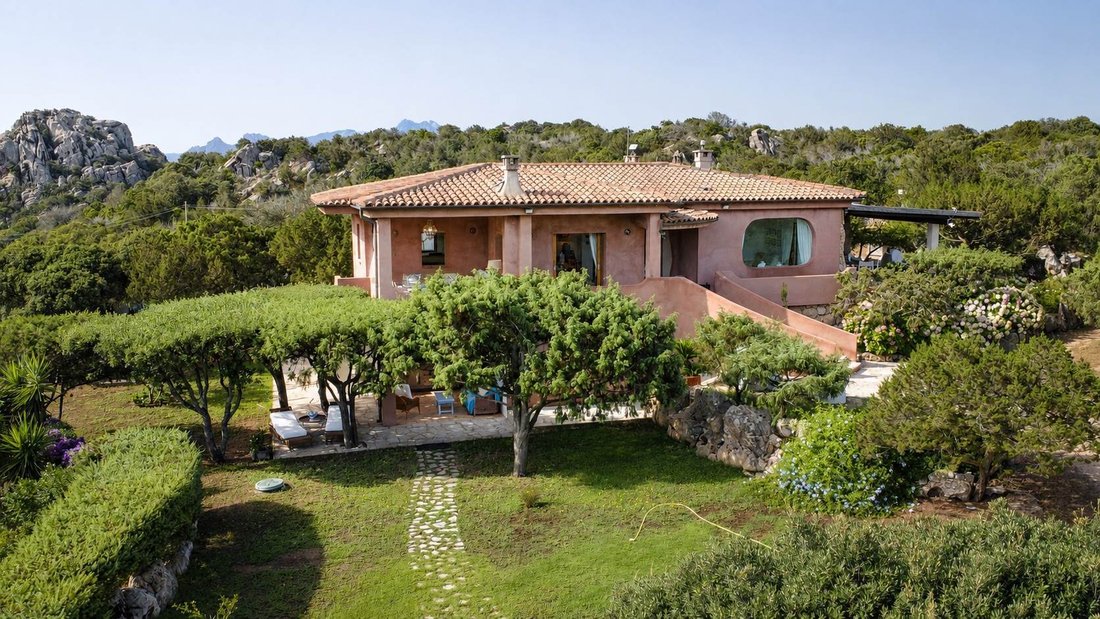 Villa in Arzachena, Sardinia, Italy 5 - 18699018