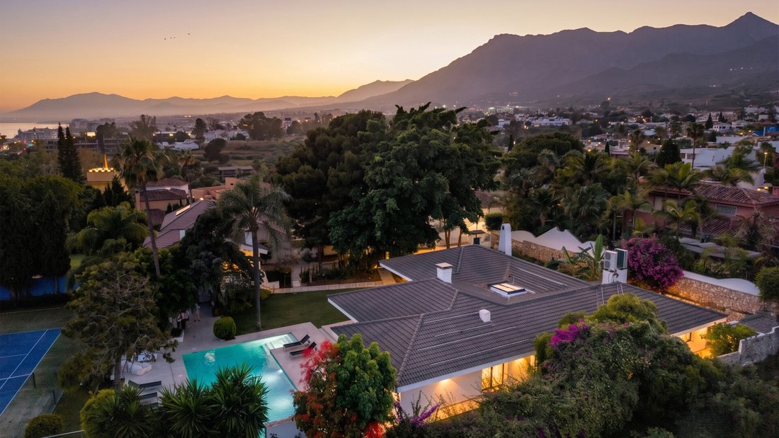 Villa in Rio Real, Marbella, Andalusia 1 - 18698600