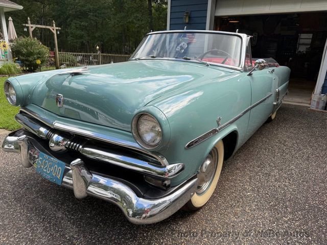 Ford Sunliner in Calverton, NY, United States 1 - 18697420