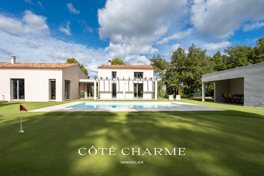 Villa in Trets, Provence-Alpes-Côte d'Azur, France 5 - 18696226