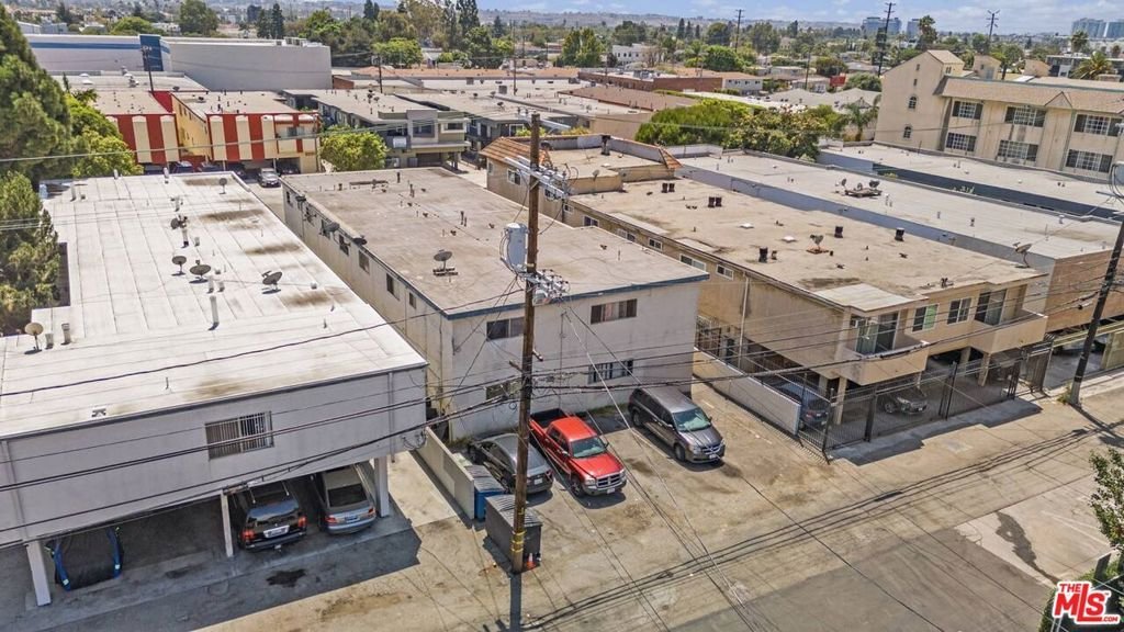 Los Angeles, California, United States 5 - 18697071