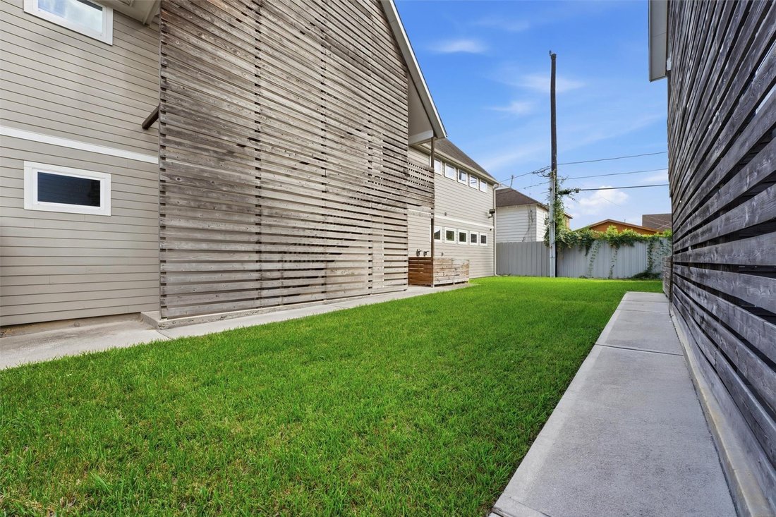 Houston, Texas, United States 4 - 18698824