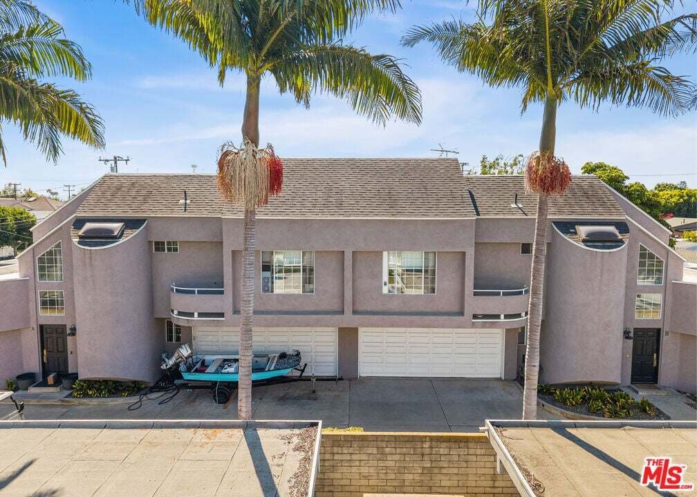 Costa Mesa, California, United States 2 - 18697044