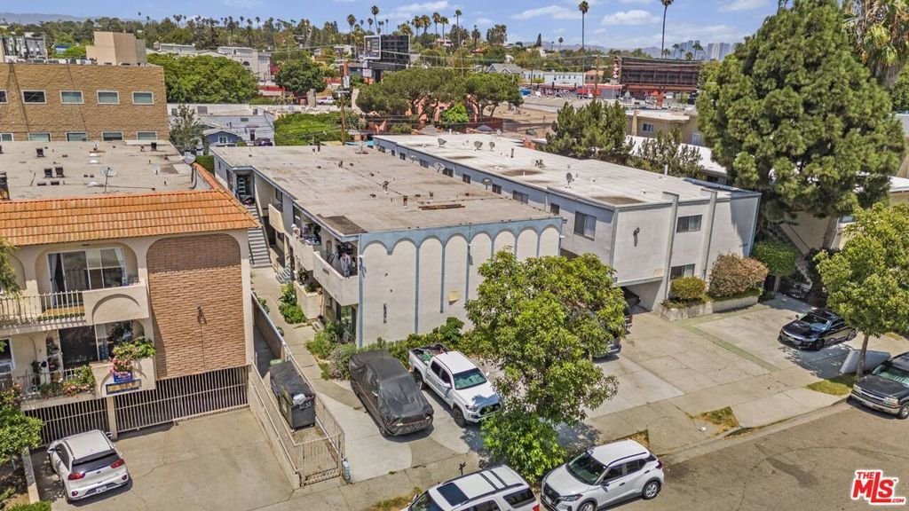 Los Angeles, California, United States 2 - 18697071