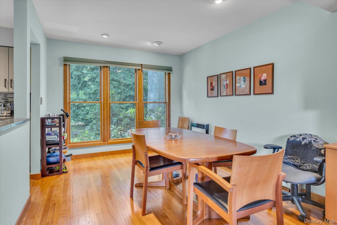 House in Kings Park, New York, United States 5 - 18698903