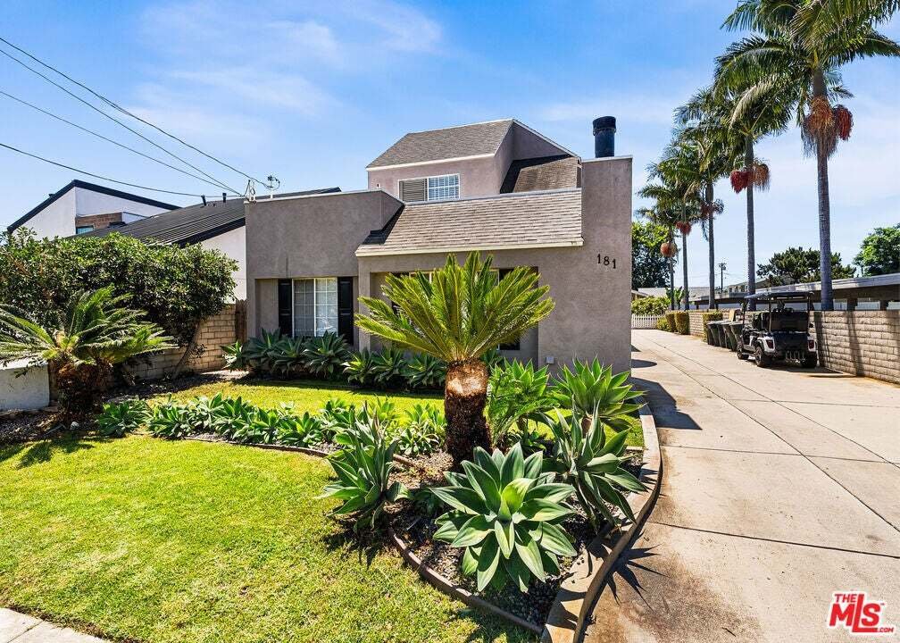 Costa Mesa, California, United States 5 - 18697044