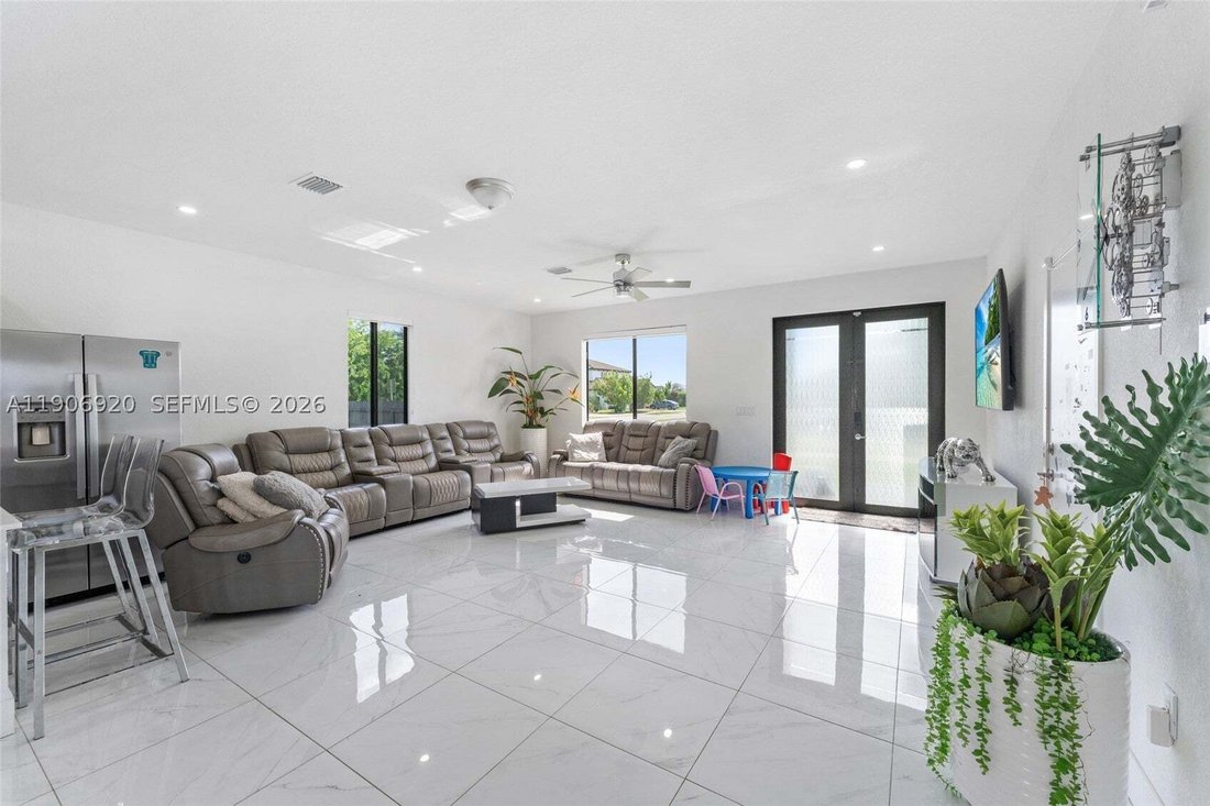 House in Miami, Florida, United States 4 - 18697332
