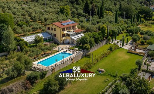 Villa à Camaiore, Toscane, Italie 1