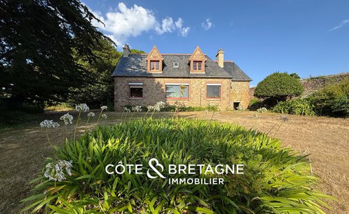 Castle in Ile-de-Brehat, Brittany, France 1
