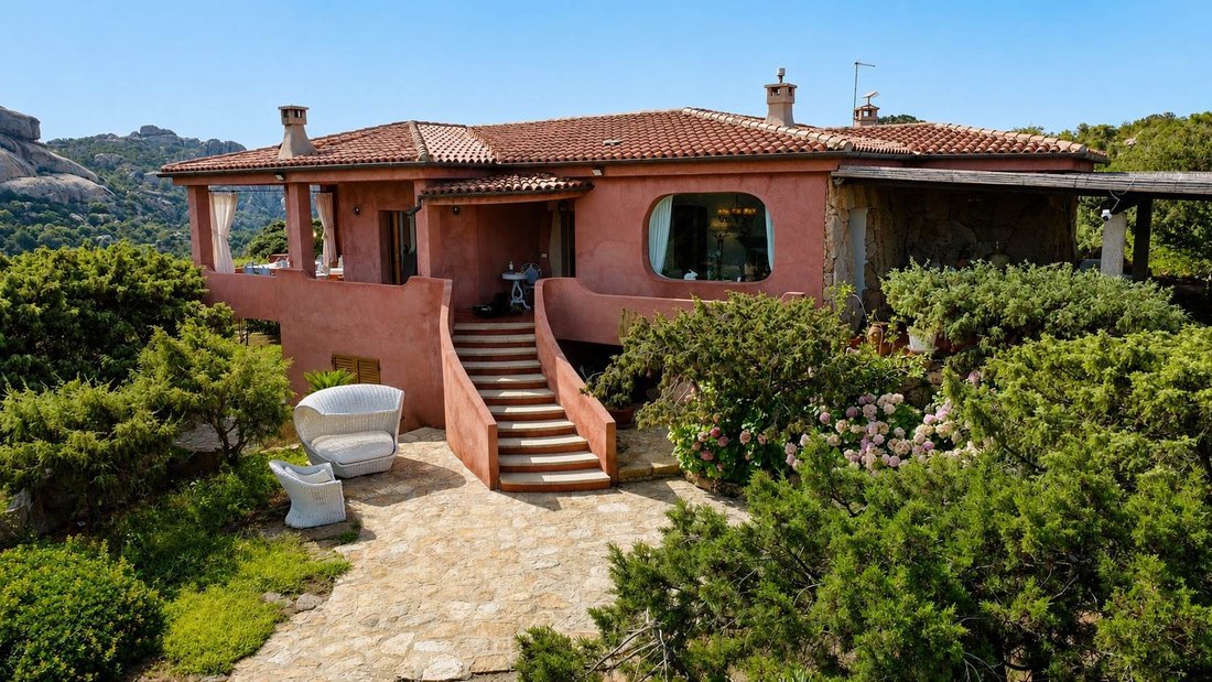 Villa in Arzachena, Sardinia, Italy 4 - 18699018