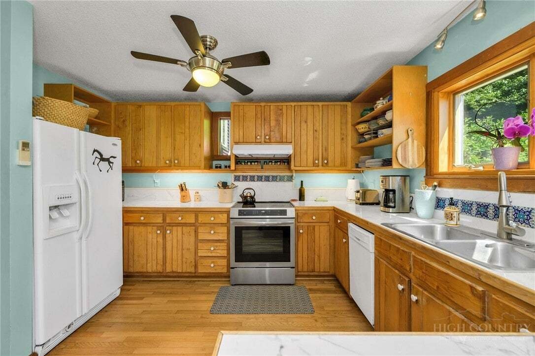 House in Creston, North Carolina, United States 5 - 18131276
