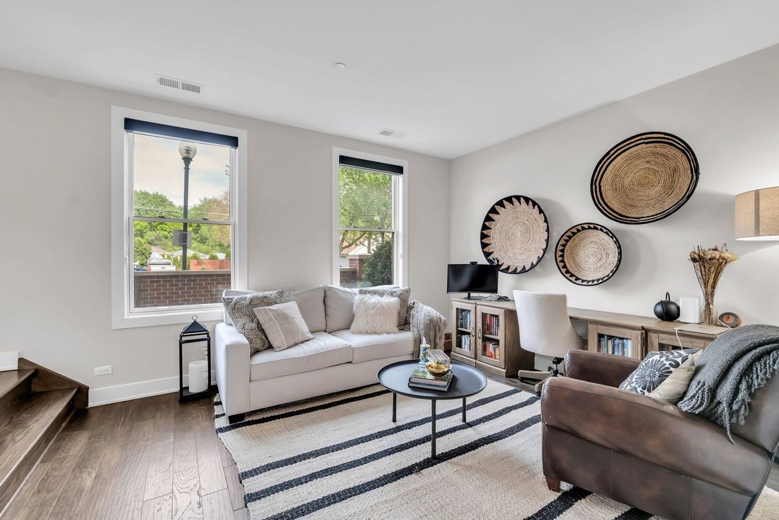 Townhouse in Wheaton, Illinois, United States 5 - 18697658