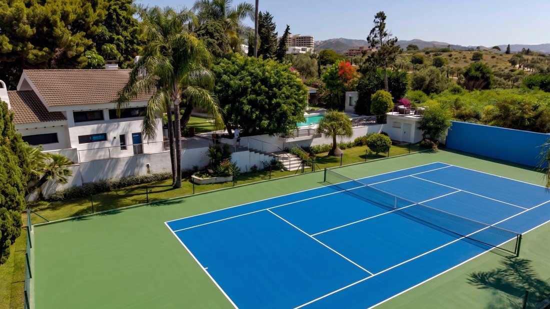 Villa in Rio Real, Marbella, Andalusia 2 - 18698600