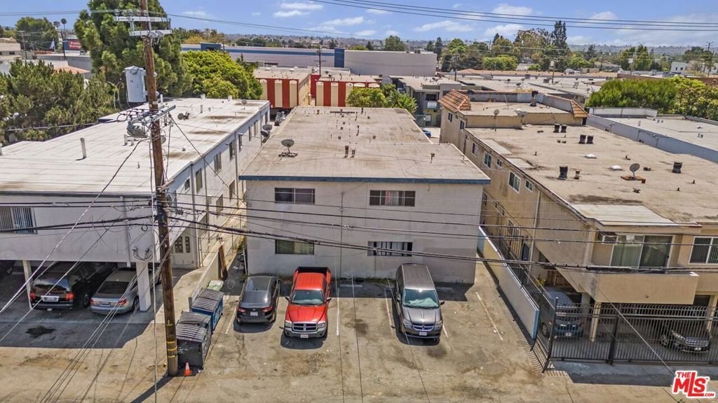 Los Angeles, California, United States 3 - 18697071