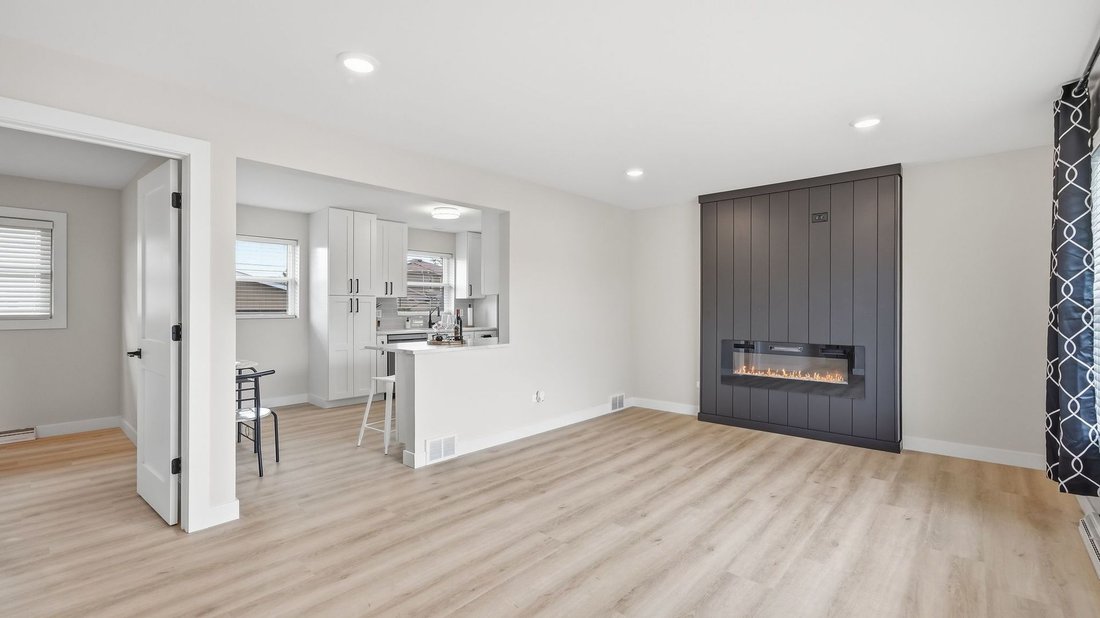 House in Des Plaines, Illinois, United States 4 - 18697652