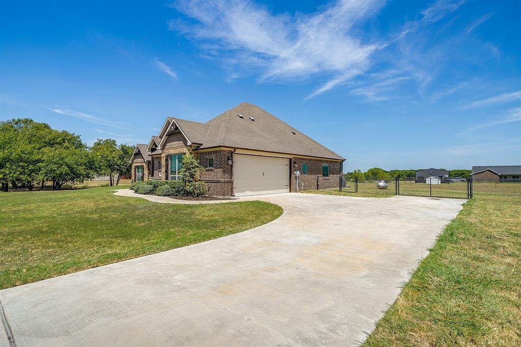 House in Grandview, Texas, United States 3 - 18698534