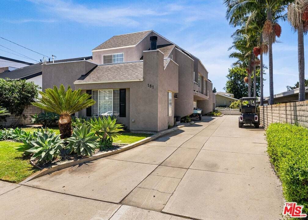 Costa Mesa, California, United States 4 - 18697044