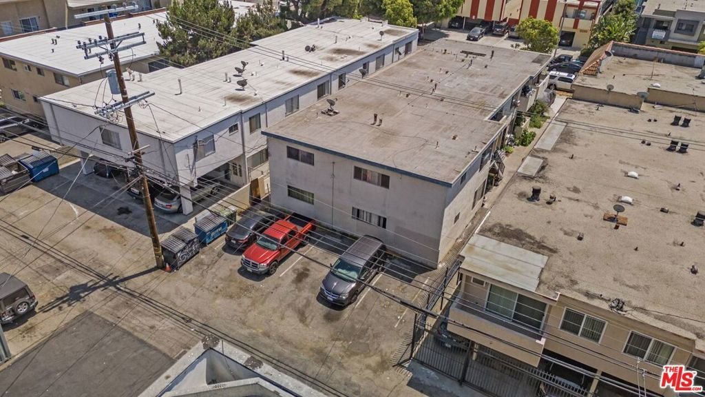 Los Angeles, California, United States 4 - 18697071