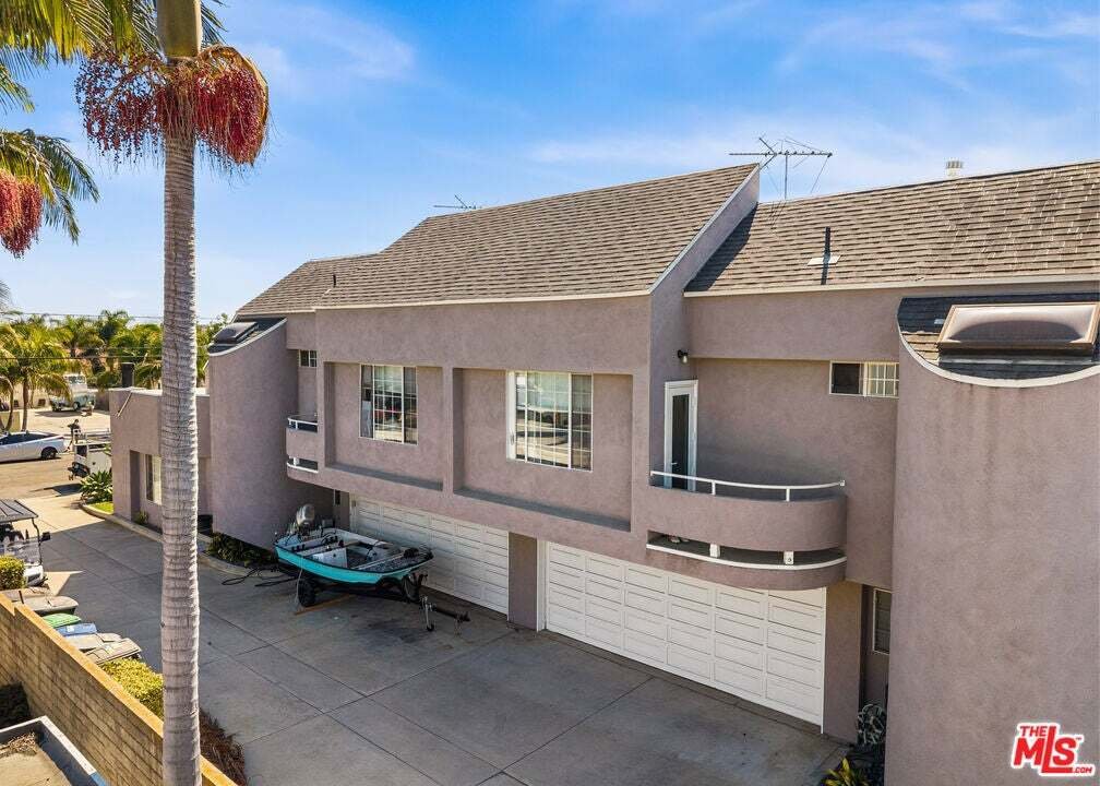 Costa Mesa, California, United States 3 - 18697044