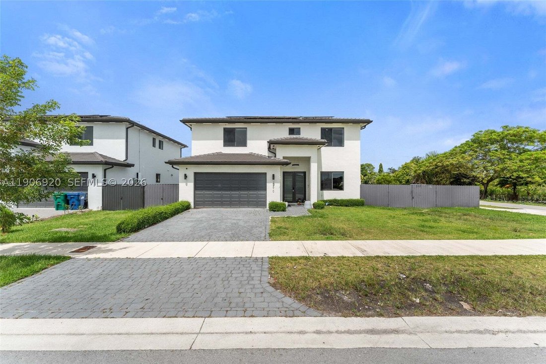 House in Miami, Florida, United States 1 - 18697332