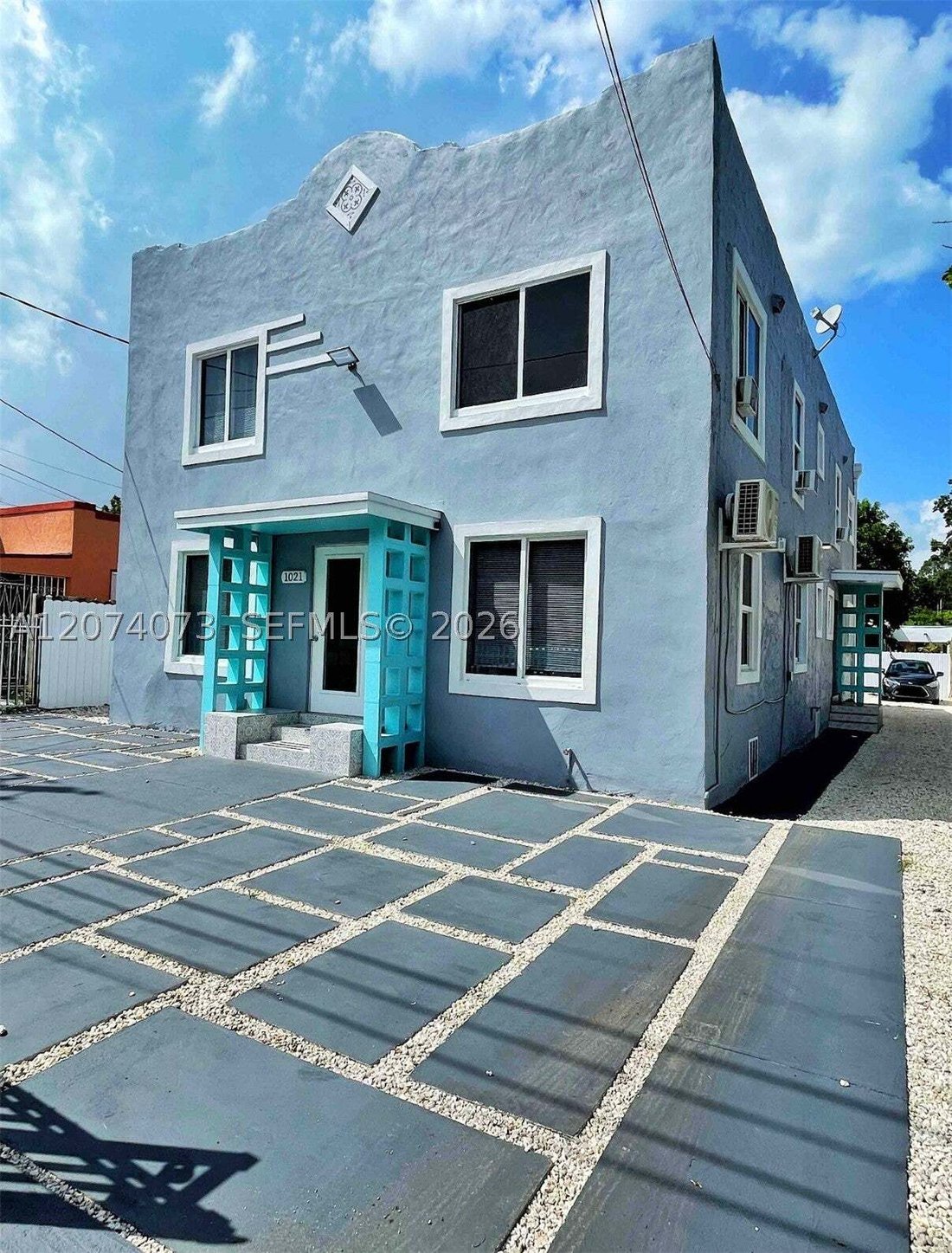Miami, Florida, United States 3 - 18697336