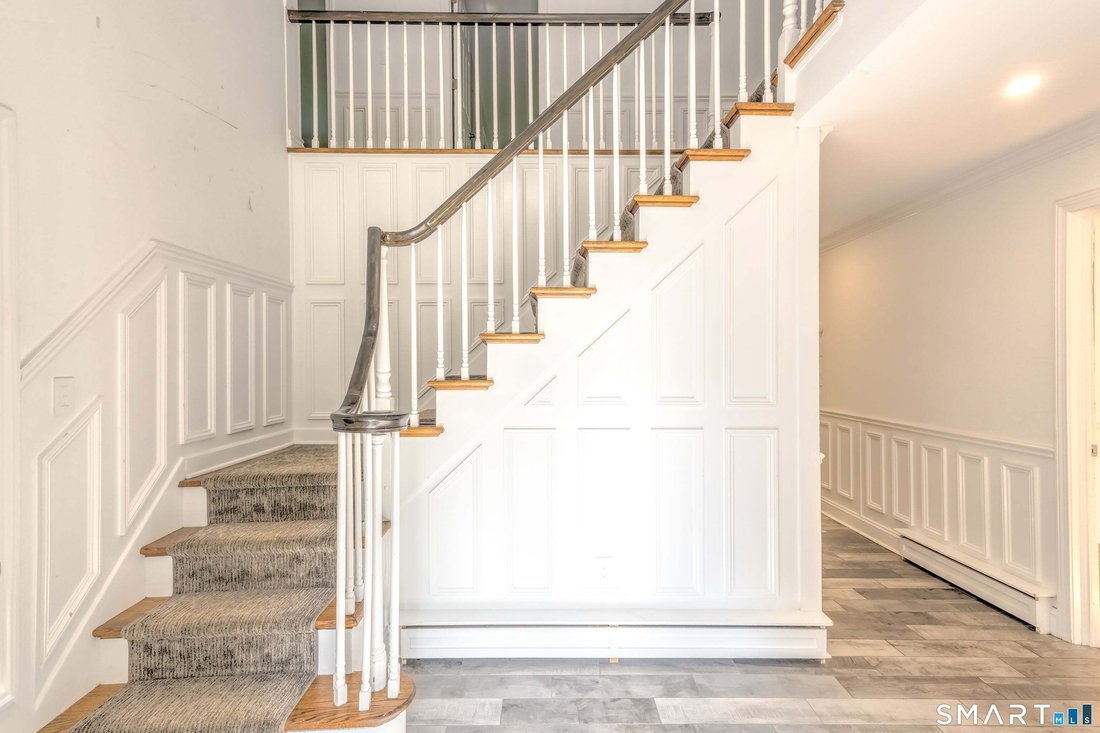 House in Newtown, Connecticut, United States 3 - 18697653
