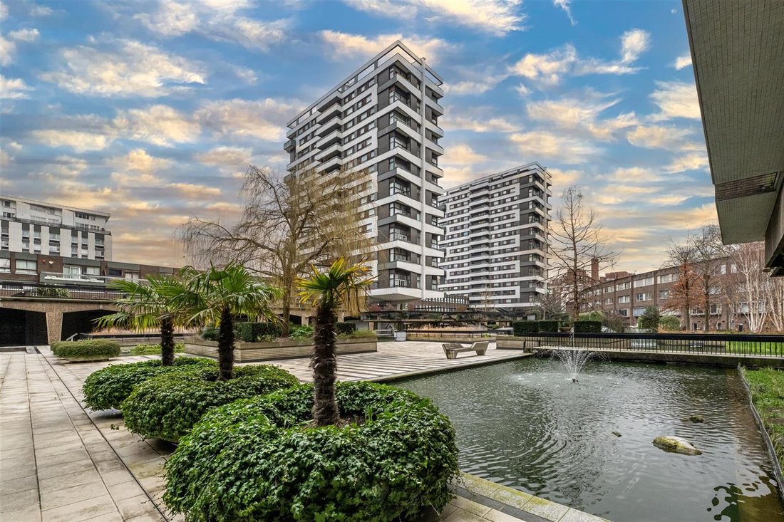 Apartment in Hyde Park, Westminster, England 1 - 18696905