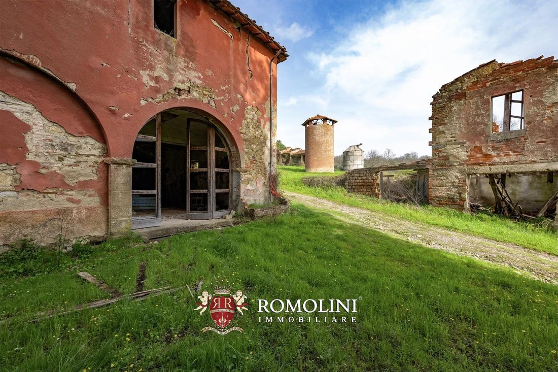 Estate in Civitella In Val di Chiana, Tuscany, Italy 5 - 18696334