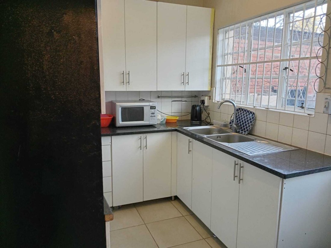 Country House in Bezuidenhout Valley, Gauteng, South Africa 1 - 18696426