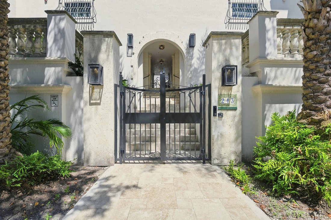 Condo in Miami Beach, Florida, United States 2 - 18698444