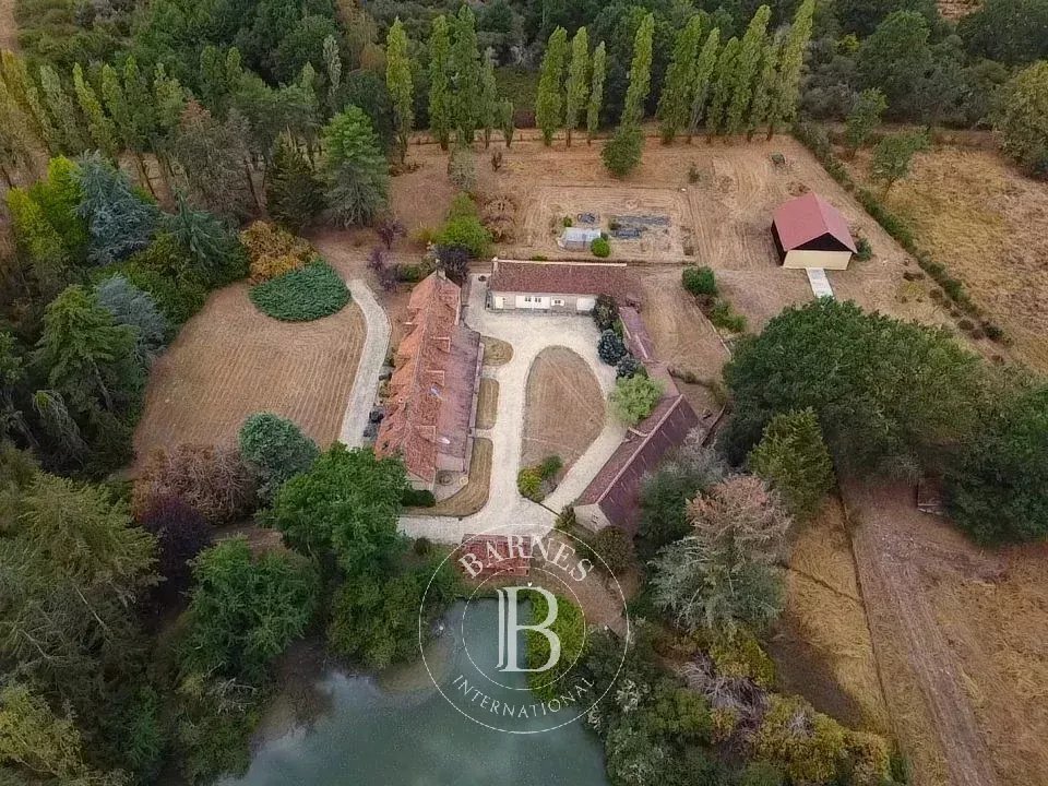 Estate in Saint-Viâtre, Centre-Val de Loire, France 1 - 18691233
