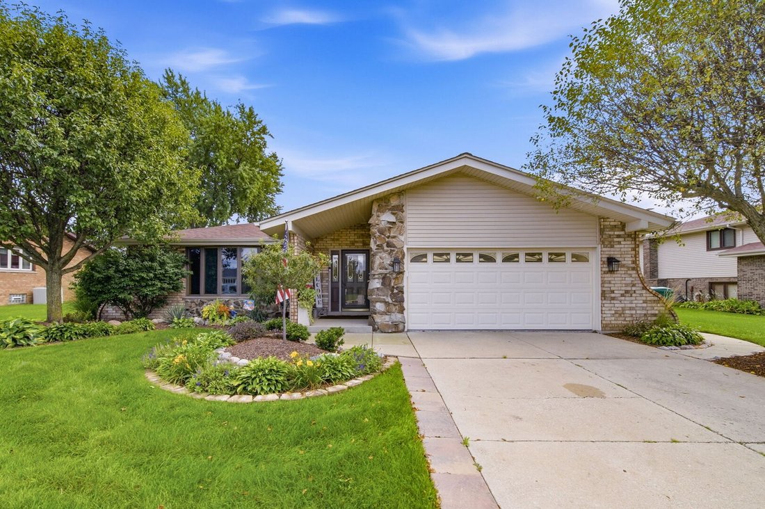 House in Orland Park, Illinois, United States 1 - 18697677