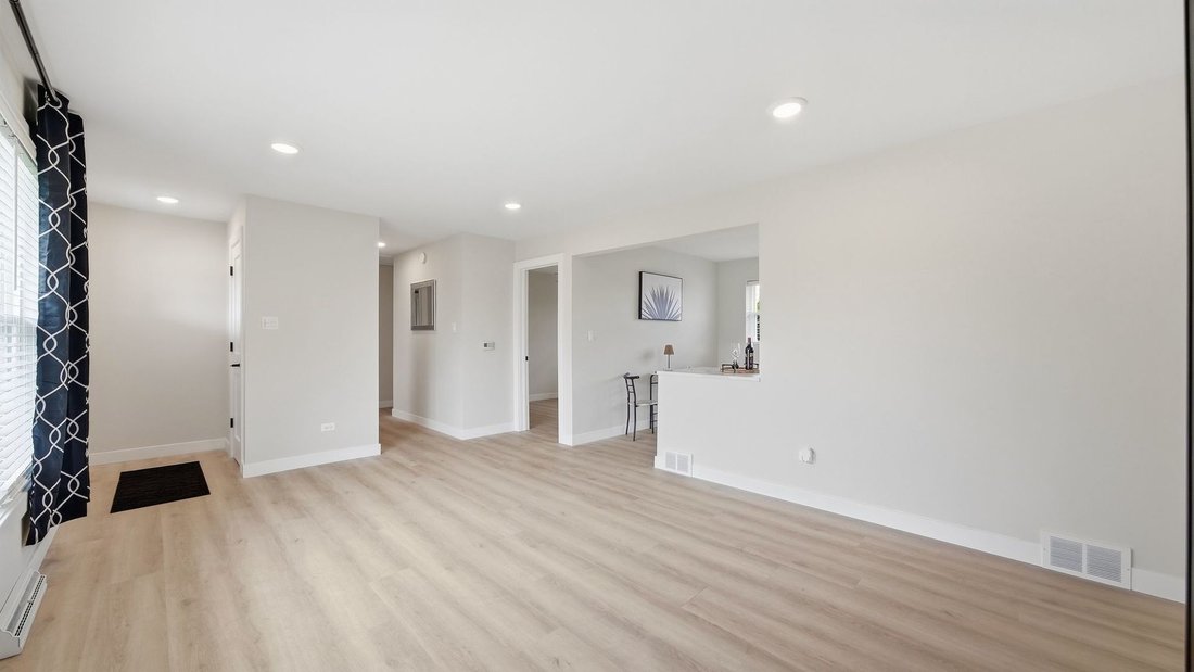 House in Des Plaines, Illinois, United States 5 - 18697652