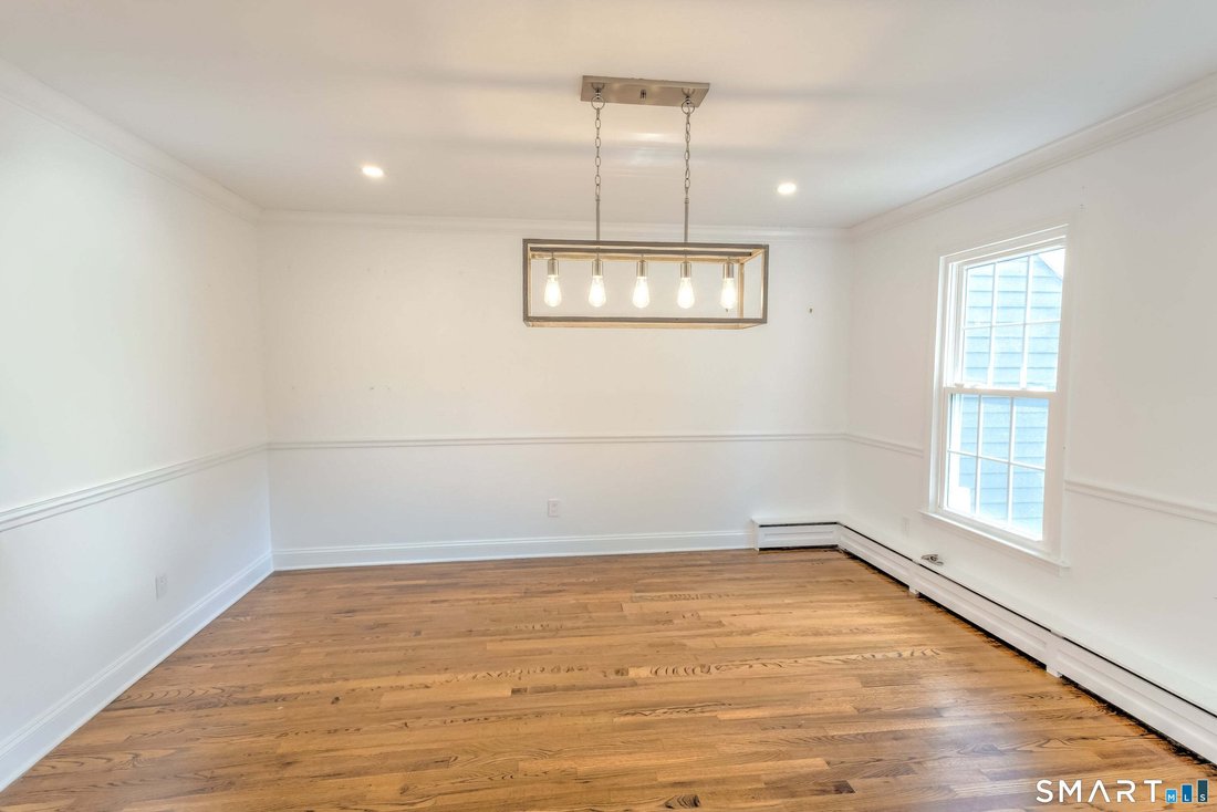 House in Newtown, Connecticut, United States 4 - 18697653