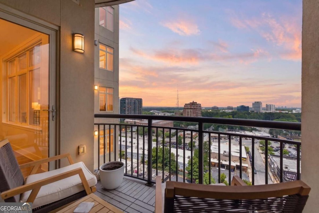 Condo in Atlanta, Georgia, United States 4 - 18698357