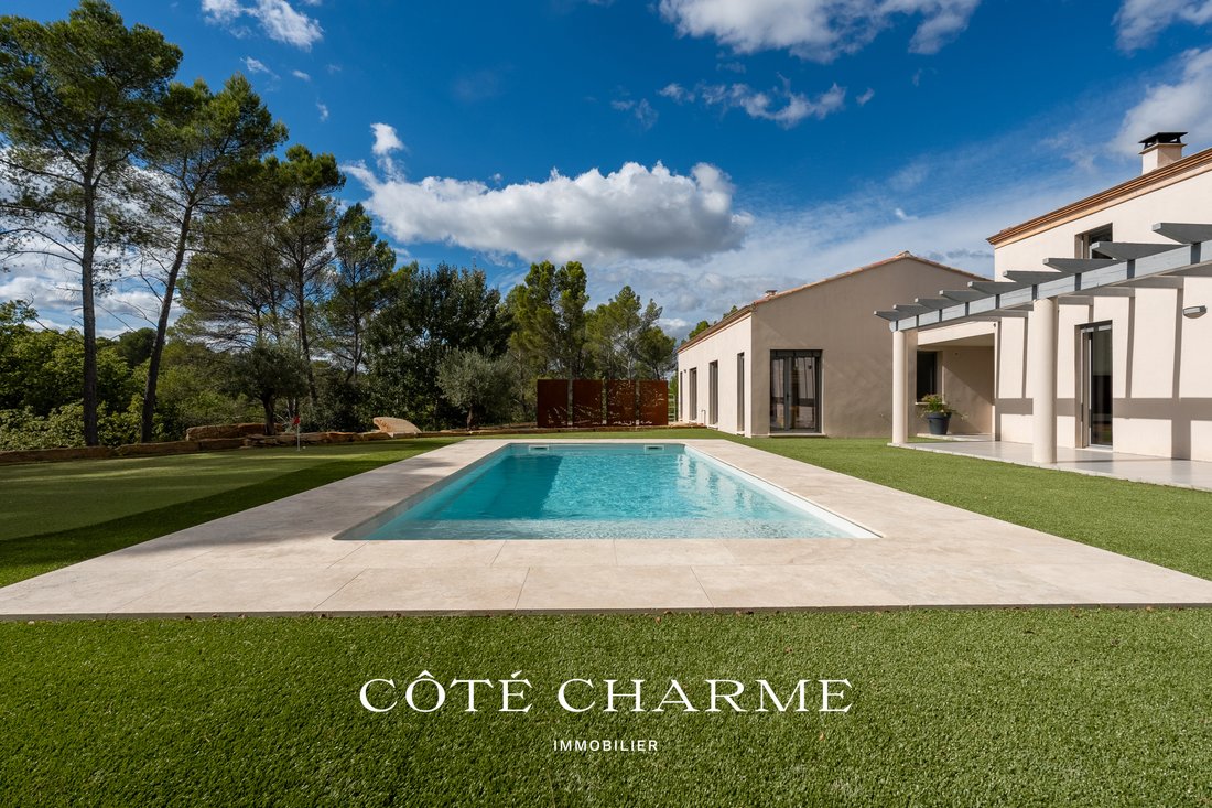 Villa in Trets, Provence-Alpes-Côte d'Azur, France 3 - 18696226