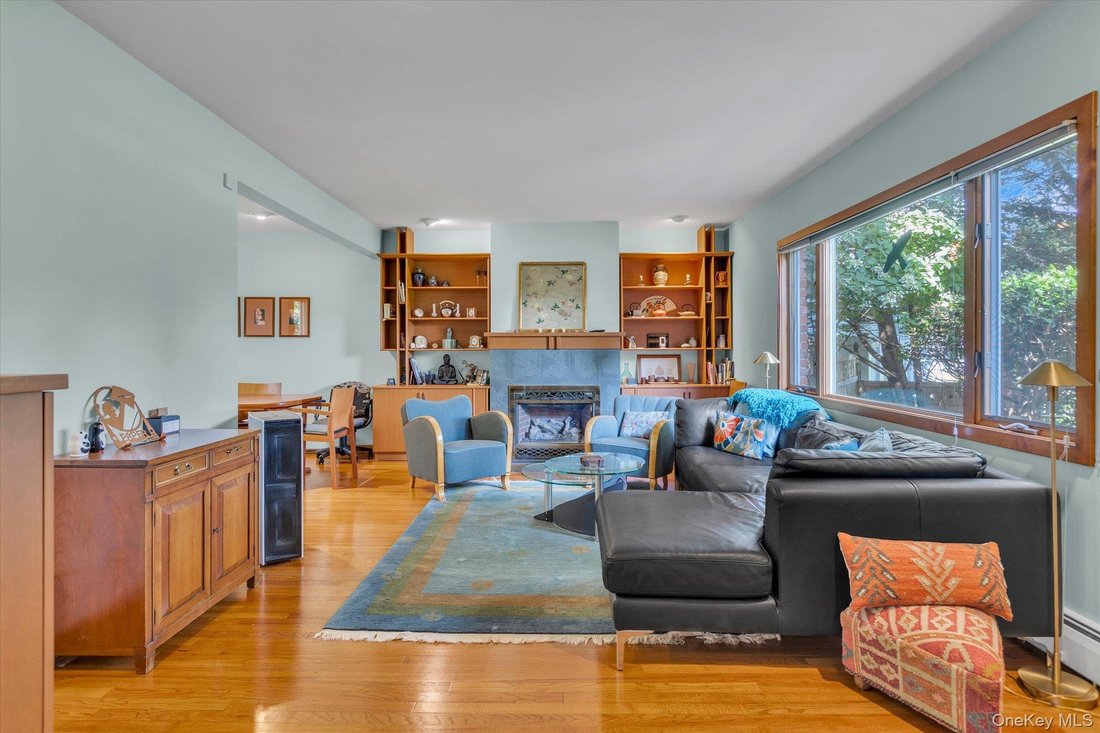 House in Kings Park, New York, United States 3 - 18698903